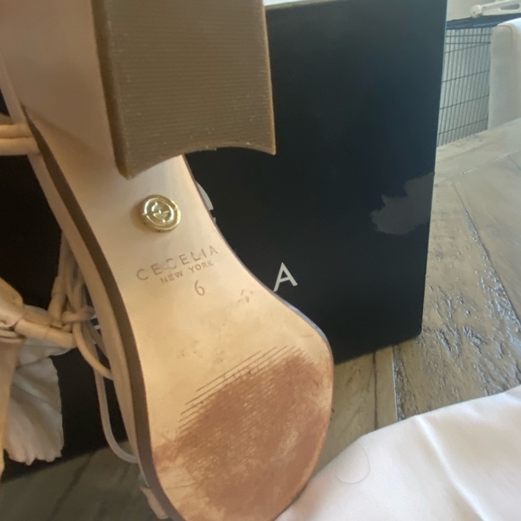 Cecilia New York Hibiscus Sandal - Natural sz 6 - Picture 9 of 10